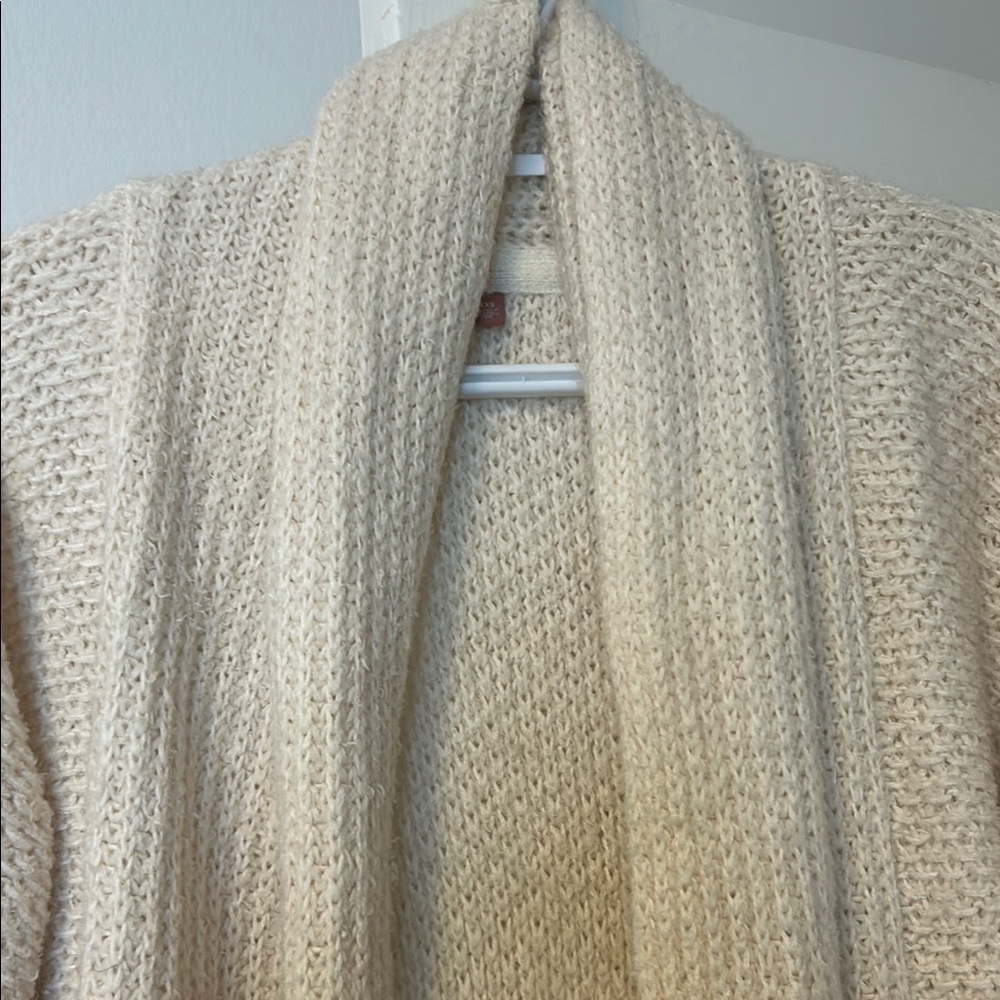 ANTHROPOLOGIE Cozy Cream Sweater